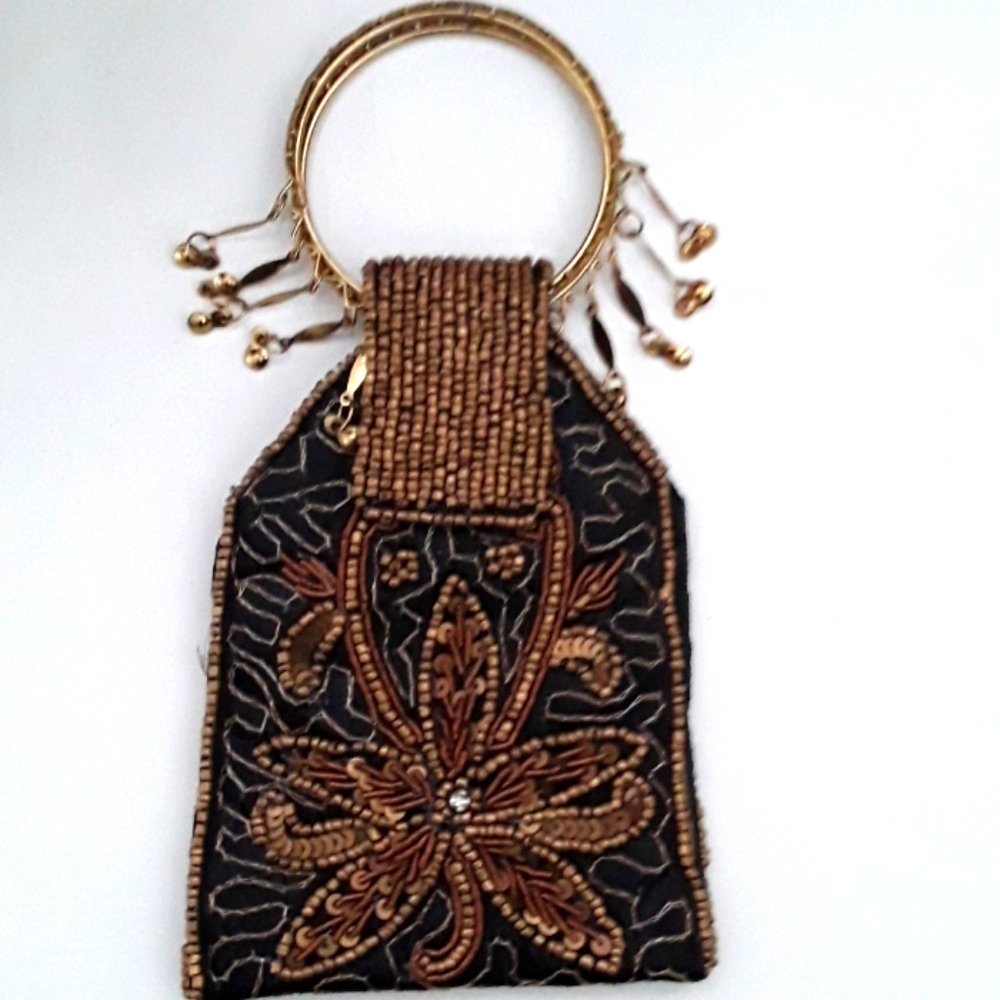 SMALL BEADED PURSE